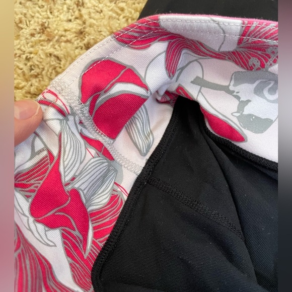 Lululemon Flare Groove Legging Yoga Pants cropped size 6 - Picture 4 of 6